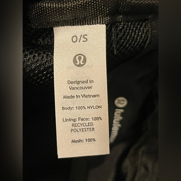 NWT- Lululemon Athletica Everywhere Belt Bag COLOR: Black - Picture 8 of 10